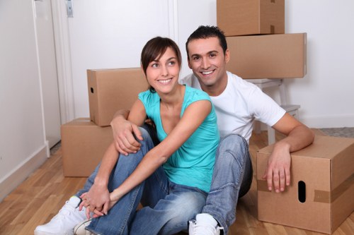 Various types of moving trucks available in Manandvan Balham